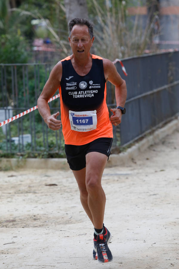 En la mañana de este domingo se celebró la carrera solidaria en favor de la ONG 'Save the Chrildren' en el Malecón de Murcia.