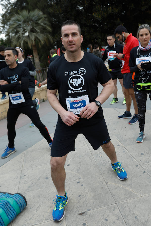 En la mañana de este domingo se celebró la carrera solidaria en favor de la ONG 'Save the Chrildren' en el Malecón de Murcia.