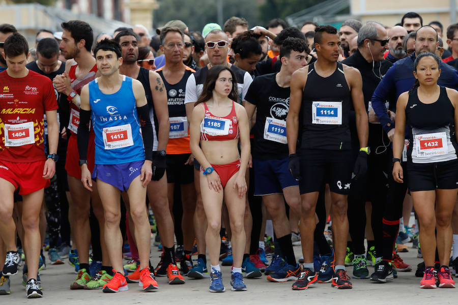 En la mañana de este domingo se celebró la carrera solidaria en favor de la ONG 'Save the Chrildren' en el Malecón de Murcia.