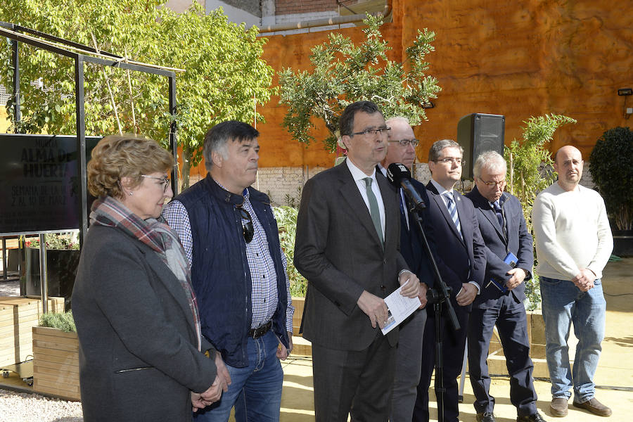 El alcalde de Murcia, José Ballesta, con el concejal de Huerta, Antonio Navarro, presentaron este martes la semana de la Huerta de Murcia.
