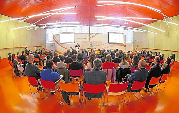 Asistentes al primer Foro Cartagena LV-COEC, celebrado en El Batel. 