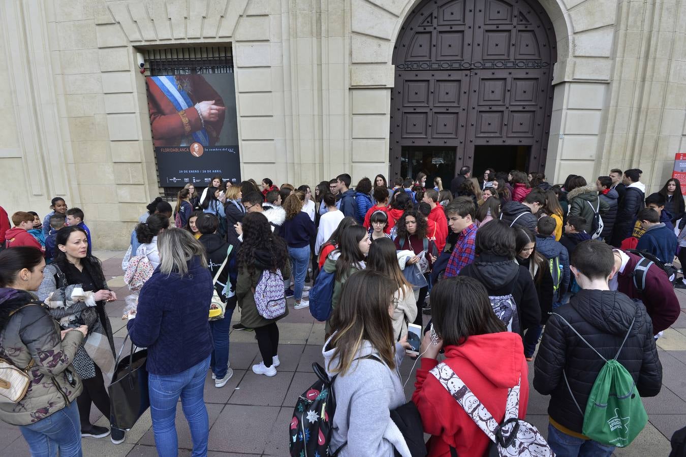 El dibujante de cómics de Marvel Salva Espín protagonizó ayer una charla enmarcada en 'Mi Periódico Digital', el concurso escolar organizado por 'La Verdad' y la Consejería de Educación, Juventud y Deportes.