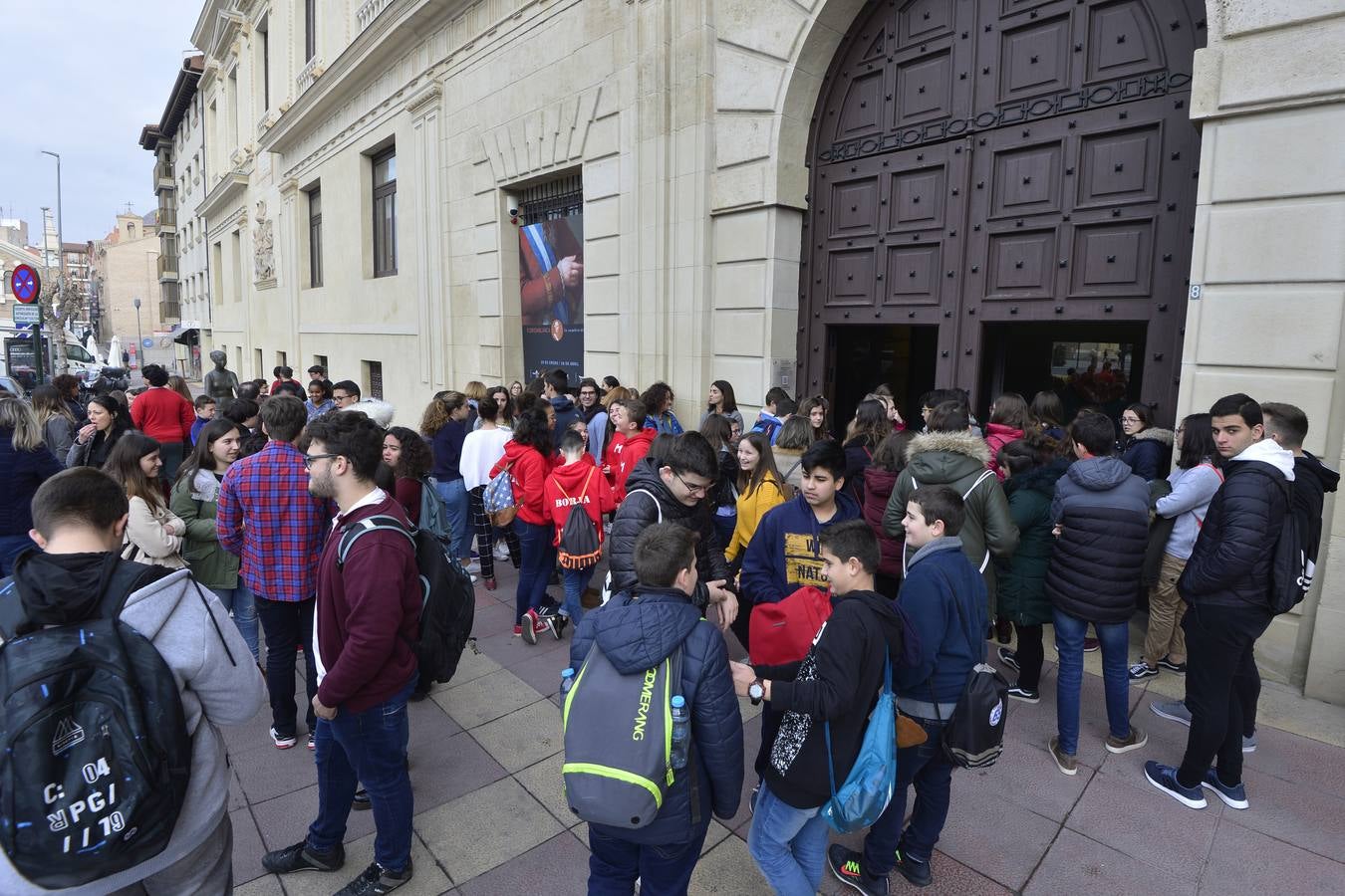 El dibujante de cómics de Marvel Salva Espín protagonizó ayer una charla enmarcada en 'Mi Periódico Digital', el concurso escolar organizado por 'La Verdad' y la Consejería de Educación, Juventud y Deportes.