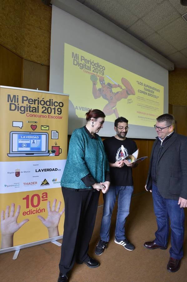 El dibujante de cómics de Marvel Salva Espín protagonizó ayer una charla enmarcada en 'Mi Periódico Digital', el concurso escolar organizado por 'La Verdad' y la Consejería de Educación, Juventud y Deportes.