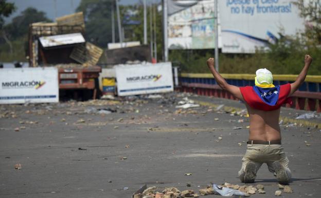 Un manifestante en Cúcuta. 