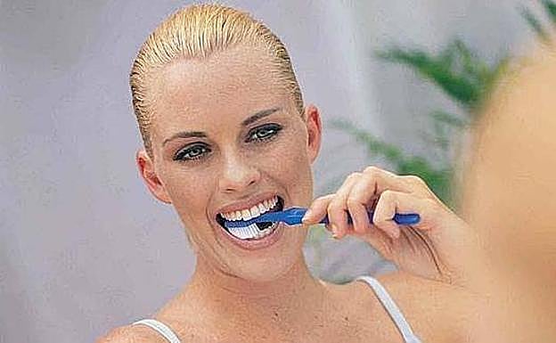 Esto es lo que haces mal cuando te cepillas los dientes
