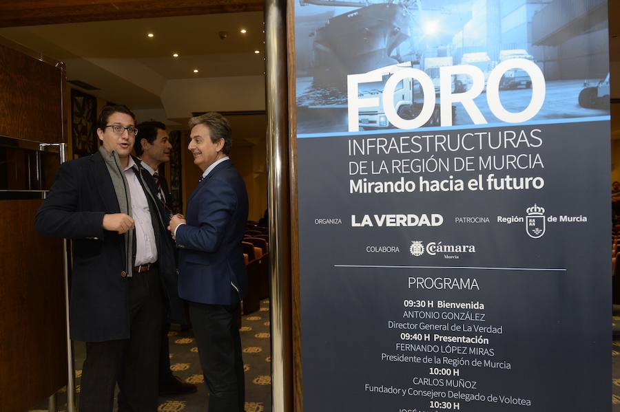 López Miras afirma en el evento organizado por 'La Verdad' que si el PP gana las elecciones «El AVE llegará este año a Murcia»