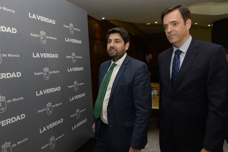 López Miras afirma en el evento organizado por 'La Verdad' que si el PP gana las elecciones «El AVE llegará este año a Murcia»