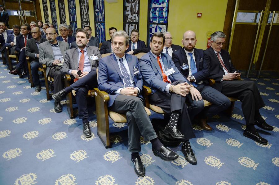 López Miras afirma en el evento organizado por 'La Verdad' que si el PP gana las elecciones «El AVE llegará este año a Murcia»