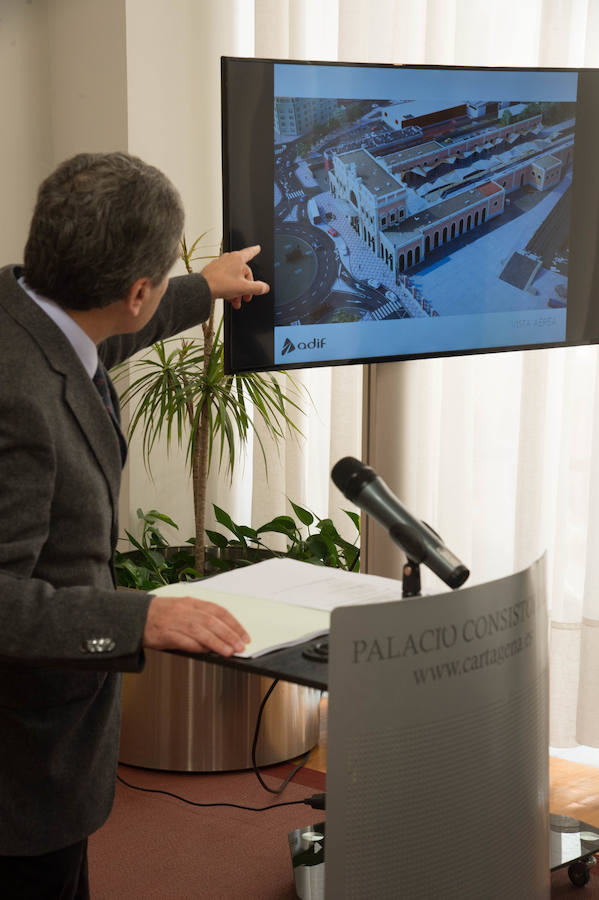 El secretario de Estado de Infraestructuras califica las palabras de López Miras como «una mentira muy grande»