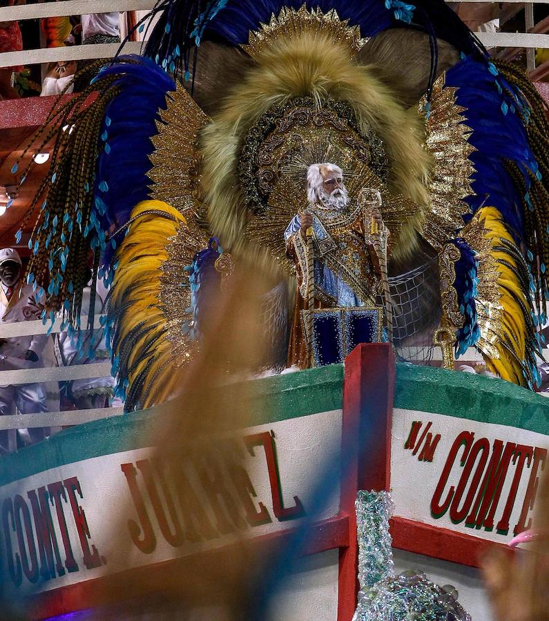 El desfile del Carnaval en Sao Paulo, Brasil, es uno de los eventos más importantes del país