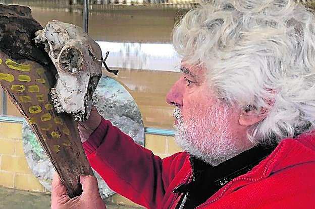 Cristóbal Gabarrón llena la Ermita de San Roque de naturaleza y arte