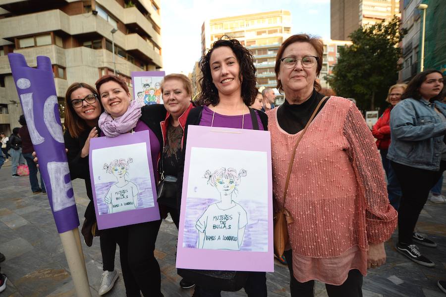 La gran marcha por en el Día Internacional de la Mujer arranca en el centro de Murcia con el recuerdo de la jornada histórica vivida hace ahora un año