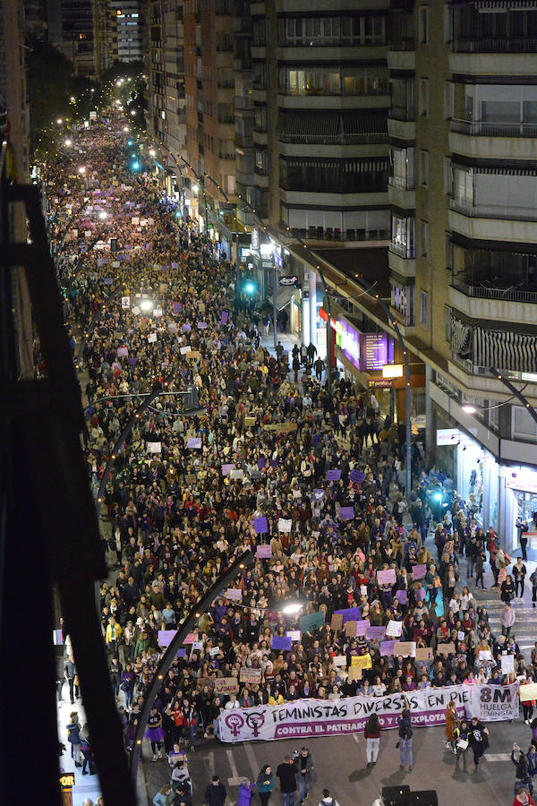 La gran marcha por en el Día Internacional de la Mujer arranca en el centro de Murcia con el recuerdo de la jornada histórica vivida hace ahora un año