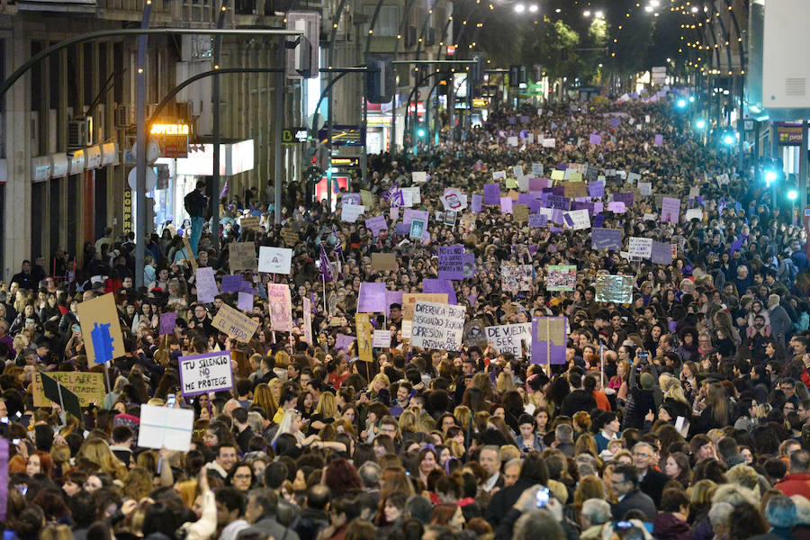 La gran marcha por en el Día Internacional de la Mujer arranca en el centro de Murcia con el recuerdo de la jornada histórica vivida hace ahora un año