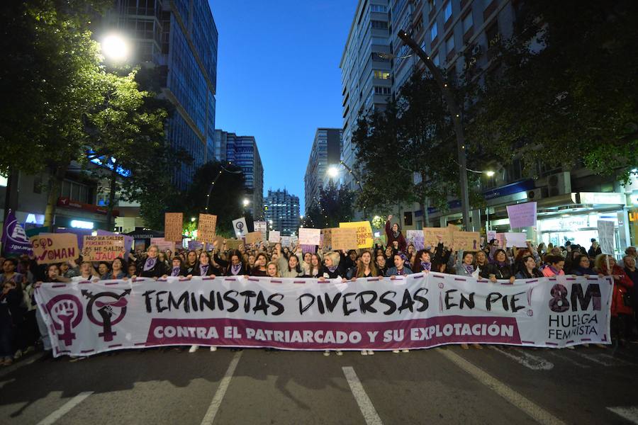 La gran marcha por en el Día Internacional de la Mujer arranca en el centro de Murcia con el recuerdo de la jornada histórica vivida hace ahora un año