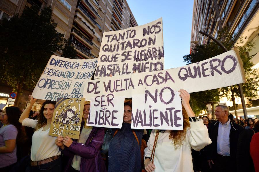 La gran marcha por en el Día Internacional de la Mujer arranca en el centro de Murcia con el recuerdo de la jornada histórica vivida hace ahora un año
