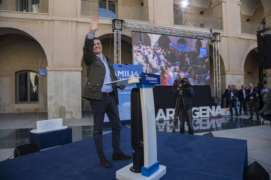 «No van a encontrar aquí a un partido retrógrado, que penaliza ni que legisla en contra de la mayoría ni que divide a los españoles», asegura el líder del PP en una convención nacional del partido sobre familia e igualdad