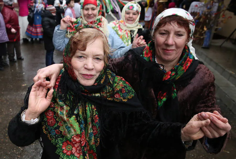 Shrovetide o Maslenitsa es una antigua ceremonia de despedida al invierno, tradicionalmente celebrada en Bielorrusia, Rusia y Ucrania e implica la quema de una gran efigie