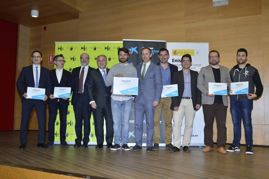 La empresa Nido Robotics se alza con el premio Emprendedores XXI en la Región. Además de un cheque de 5.000 euros, el galardón les brinda la oportunidad de pasar una temporada en Silicon Valley o la universidad de Cambridge