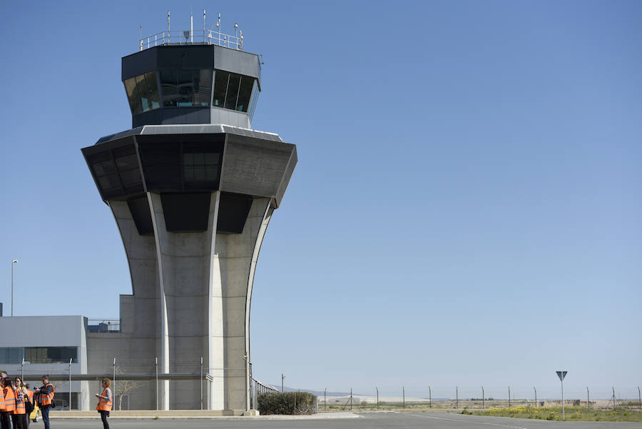 Fotos: Visita de los ganadores del concurso de &#039;La Verdad&#039; al aeropuerto internacional de la Región de Murcia