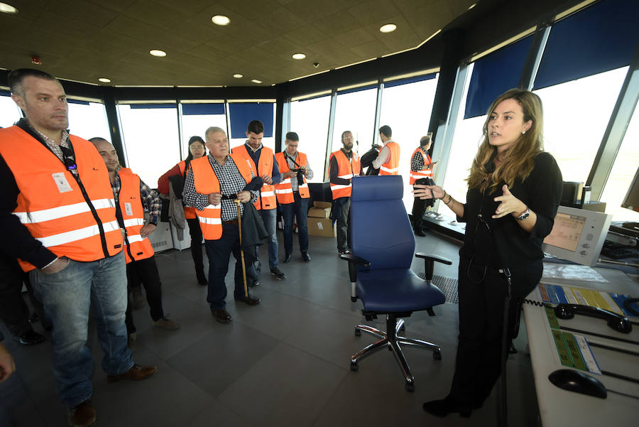 Fotos: Visita de los ganadores del concurso de &#039;La Verdad&#039; al aeropuerto internacional de la Región de Murcia