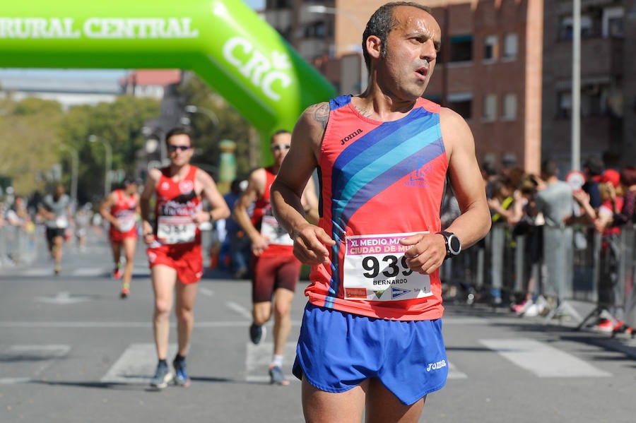 Andrés Mico consigue la victoria en 1 hora y 9 minutos, mientras que Inma Pérez hace una marca de 1 hora y 26 minutos y se lleva la prueba femenina