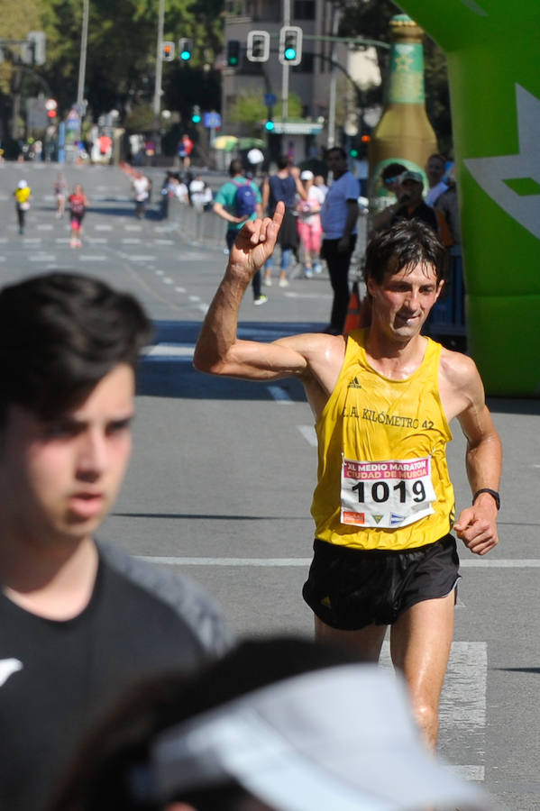 Andrés Mico consigue la victoria en 1 hora y 9 minutos, mientras que Inma Pérez hace una marca de 1 hora y 26 minutos y se lleva la prueba femenina