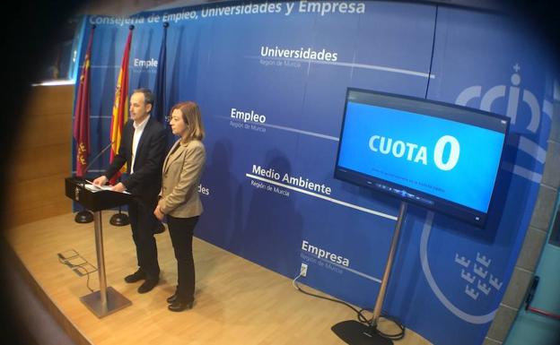 El consejero Javier Celdrán informó sobre la 'Cuota Cero +24'. 