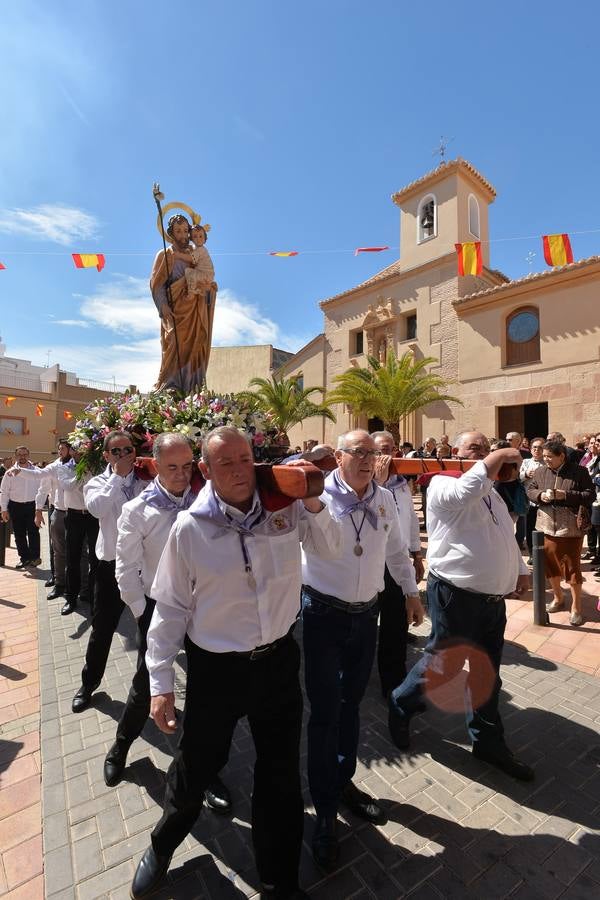 Después de diez días repletos de actividades festivas, conciertos, feria, chiringuitos y también conferencias, competiciones deportivas y exhibiciones de danza, el barrio de San José dio por concluidas anoche sus fiestas patronales con la quema de la falla.