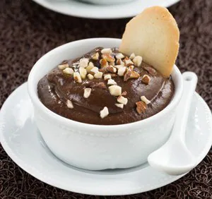 Mousse de chocolate con almendras