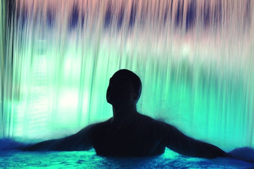 José Luis Montero, Paco Nadal y Joaquín Zamora retratan los mejores paisajes, monumentos y fiestas en el libro 'Sin prisas', editado por el Instituto de Turismo