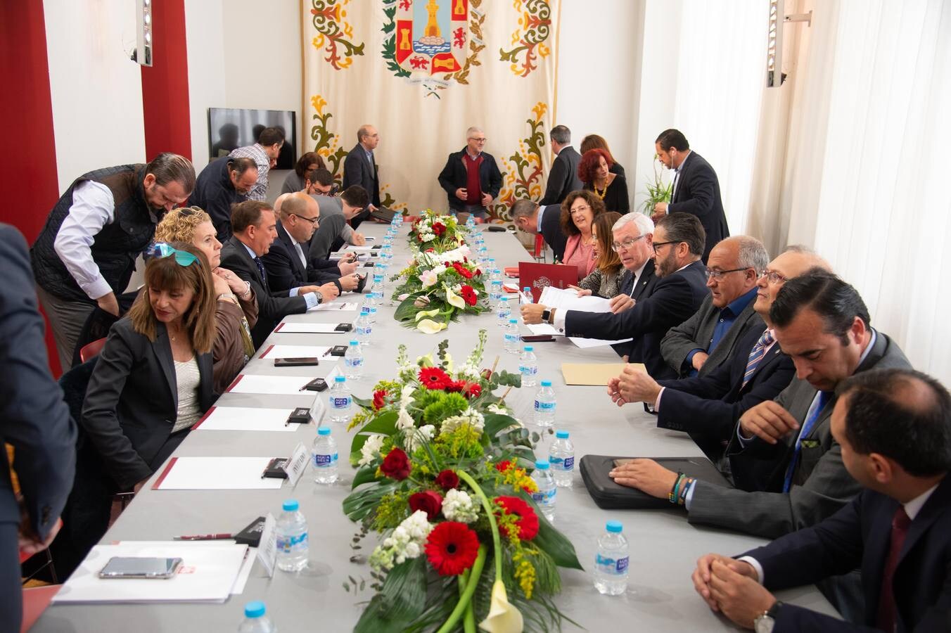 El Pleno del Consejo Económico y Social (CES) aprobó este miércoles, en una reunión celebrada en el Palacio Consistorial de Cartagena, el dictamen sobre el proyecto de decreto regional que garantiza la gratuidad y universalidad de la atención temprana, a niños de cero a seis años