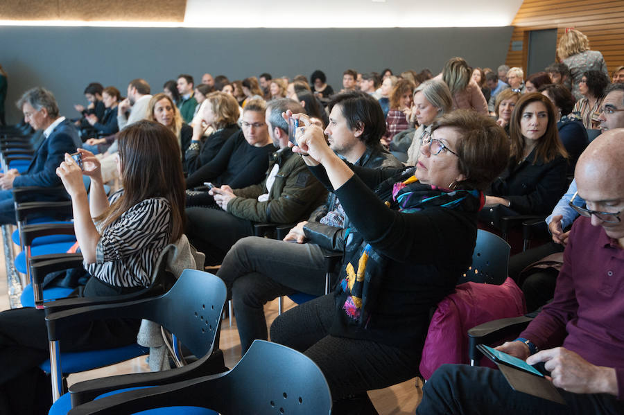 La consejera de Educación entrega 80 placas de reconocimiento a los participantes y 40 trofeos a los centros de excelencia inscritos en el programa desde hace cuatro años