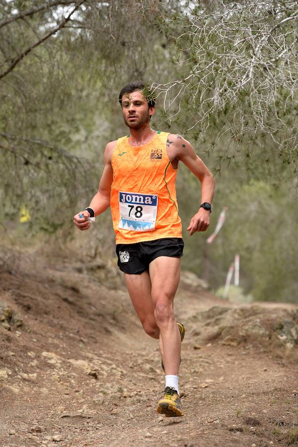 El corredor marroquí asentado en la Region es el más rápido en la prueba de trail running, seguido por el catalán Andreu Simón y el cántabro Borja Fernández