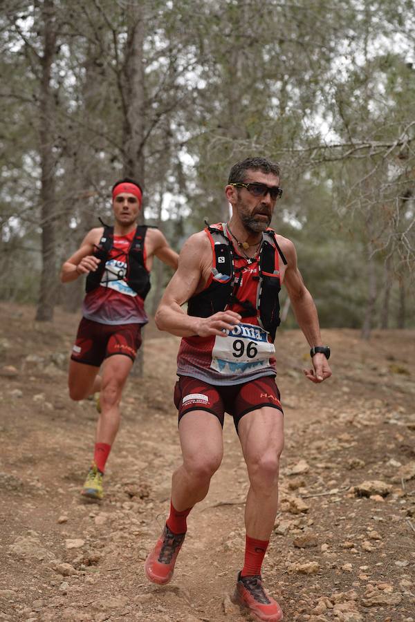 El corredor marroquí asentado en la Region es el más rápido en la prueba de trail running, seguido por el catalán Andreu Simón y el cántabro Borja Fernández