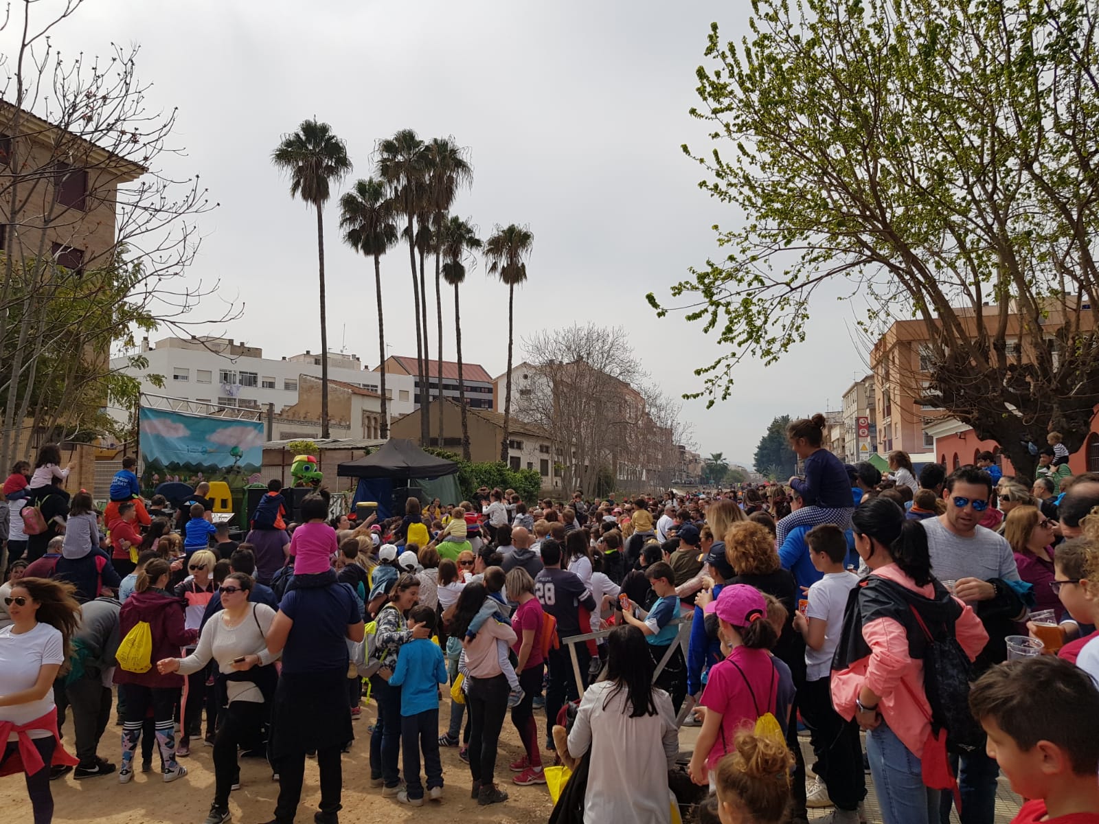 Los participantes realizaron 12 ecotalleres durante todo el recorrido y disfrutaron de un concierto, paella y espectáculo infantil