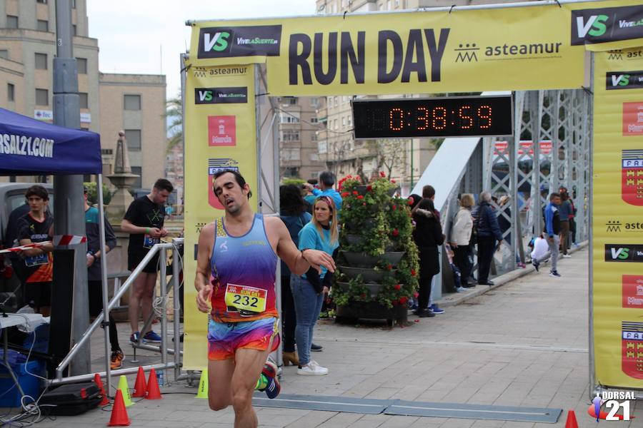 Francisco Pastor gana la prueba con un tiempo de 33:35 minutos en los 10 kilómetros, imponiéndose en féminas Saray Paredes con una marca de 42:15