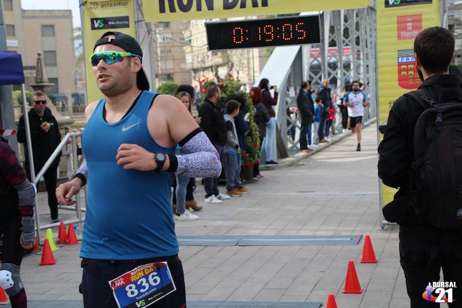 Francisco Pastor gana la prueba con un tiempo de 33:35 minutos en los 10 kilómetros, imponiéndose en féminas Saray Paredes con una marca de 42:15