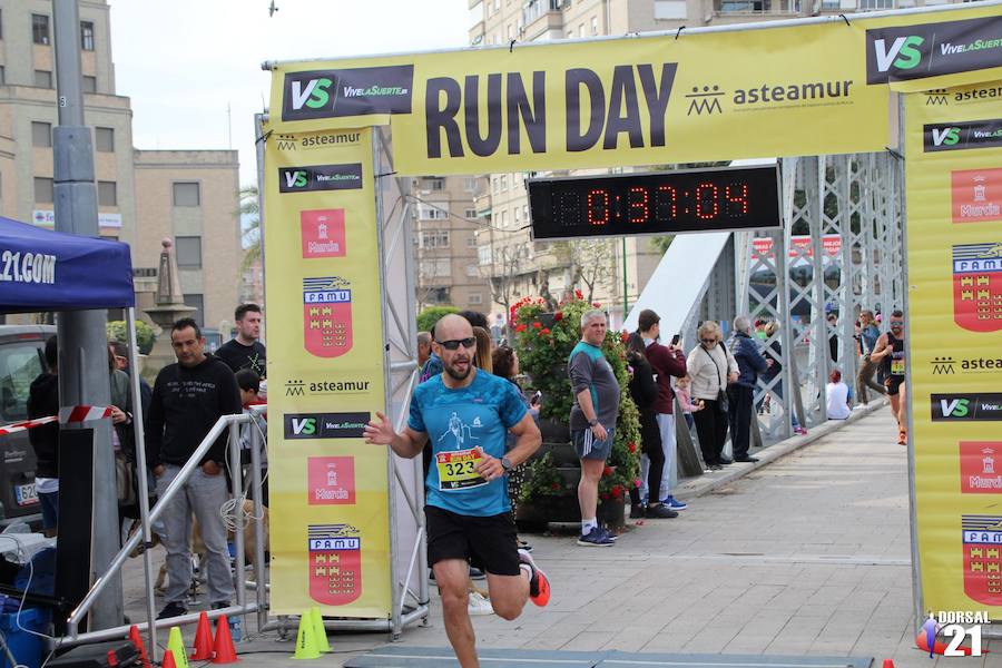 Francisco Pastor gana la prueba con un tiempo de 33:35 minutos en los 10 kilómetros, imponiéndose en féminas Saray Paredes con una marca de 42:15