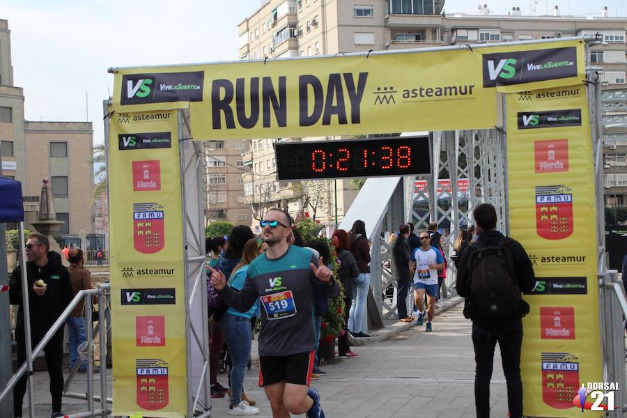 Francisco Pastor gana la prueba con un tiempo de 33:35 minutos en los 10 kilómetros, imponiéndose en féminas Saray Paredes con una marca de 42:15