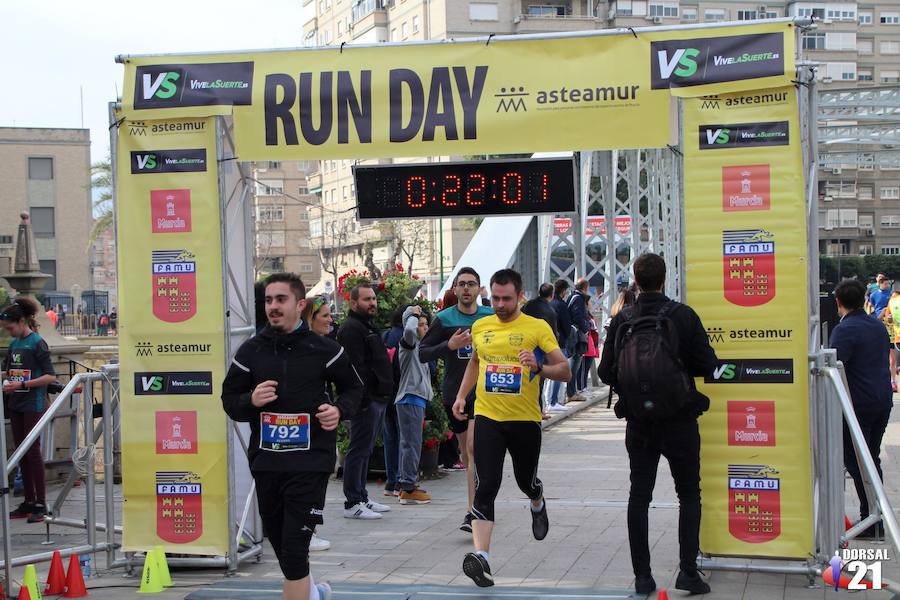 Francisco Pastor gana la prueba con un tiempo de 33:35 minutos en los 10 kilómetros, imponiéndose en féminas Saray Paredes con una marca de 42:15