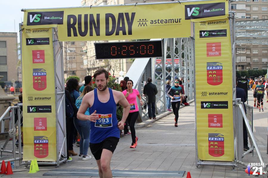 Francisco Pastor gana la prueba con un tiempo de 33:35 minutos en los 10 kilómetros, imponiéndose en féminas Saray Paredes con una marca de 42:15