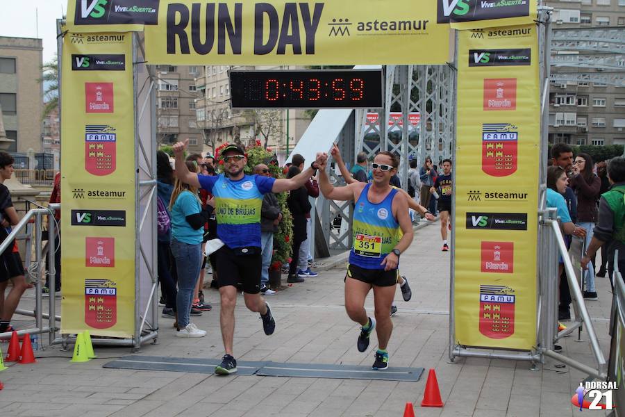 Francisco Pastor gana la prueba con un tiempo de 33:35 minutos en los 10 kilómetros, imponiéndose en féminas Saray Paredes con una marca de 42:15