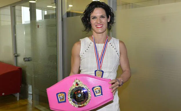 La boxeadora Mari Carmen Romero, este lunes, en la Consejería de Educación.
