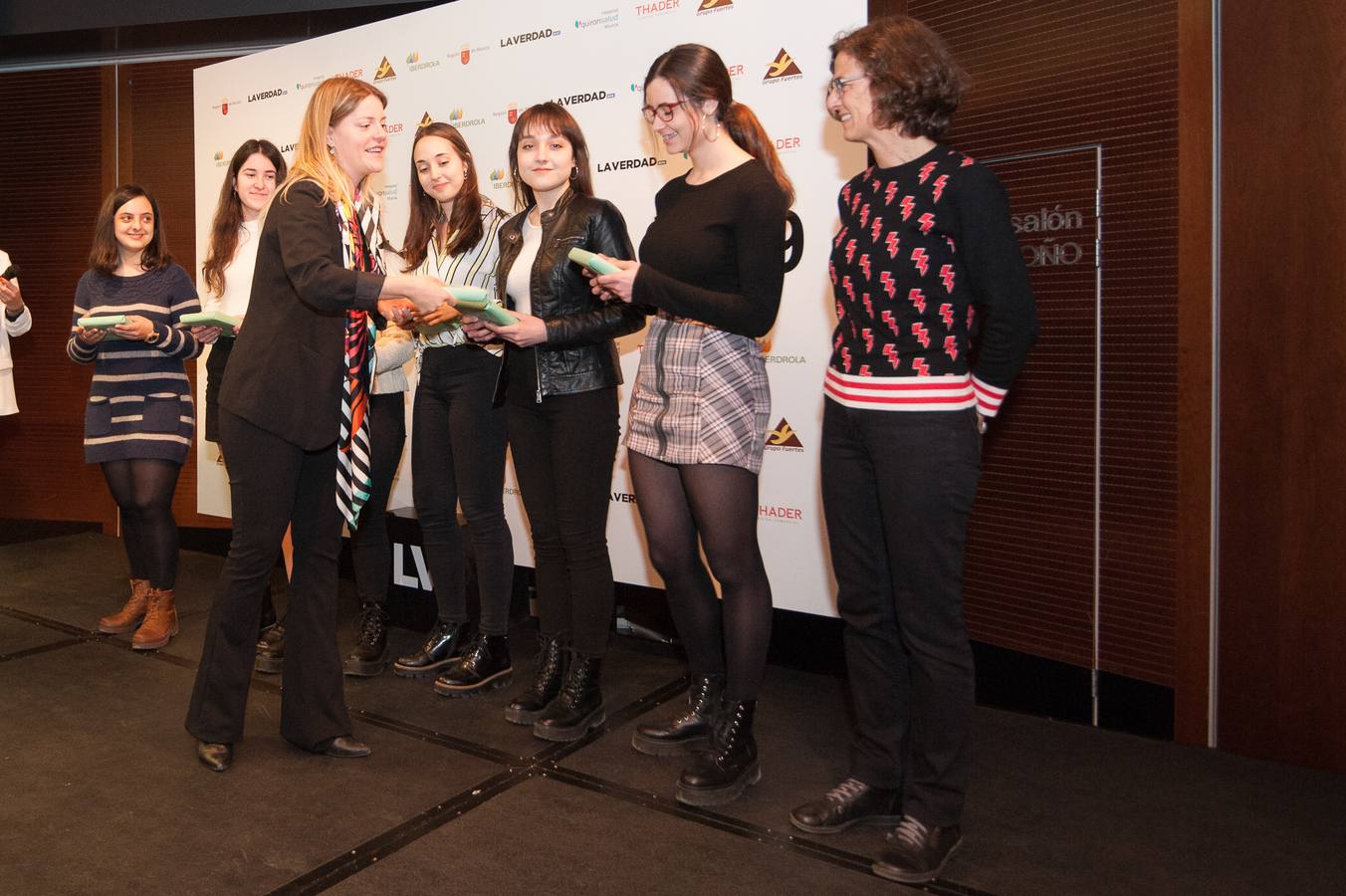 Los grupos Cazanoticias 3.0, Los Metamórficos, Weare2, Chiripifláuticos, Los Periodistas sin Fronteras y Diario IP, ganadores de la décima edición del concurso escolar 'Mi Periódico Digital'