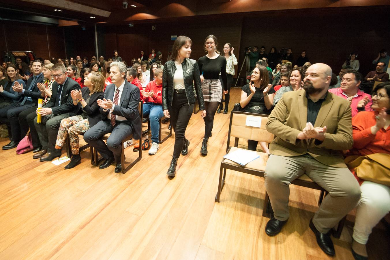 Los grupos Cazanoticias 3.0, Los Metamórficos, Weare2, Chiripifláuticos, Los Periodistas sin Fronteras y Diario IP, ganadores de la décima edición del concurso escolar 'Mi Periódico Digital'