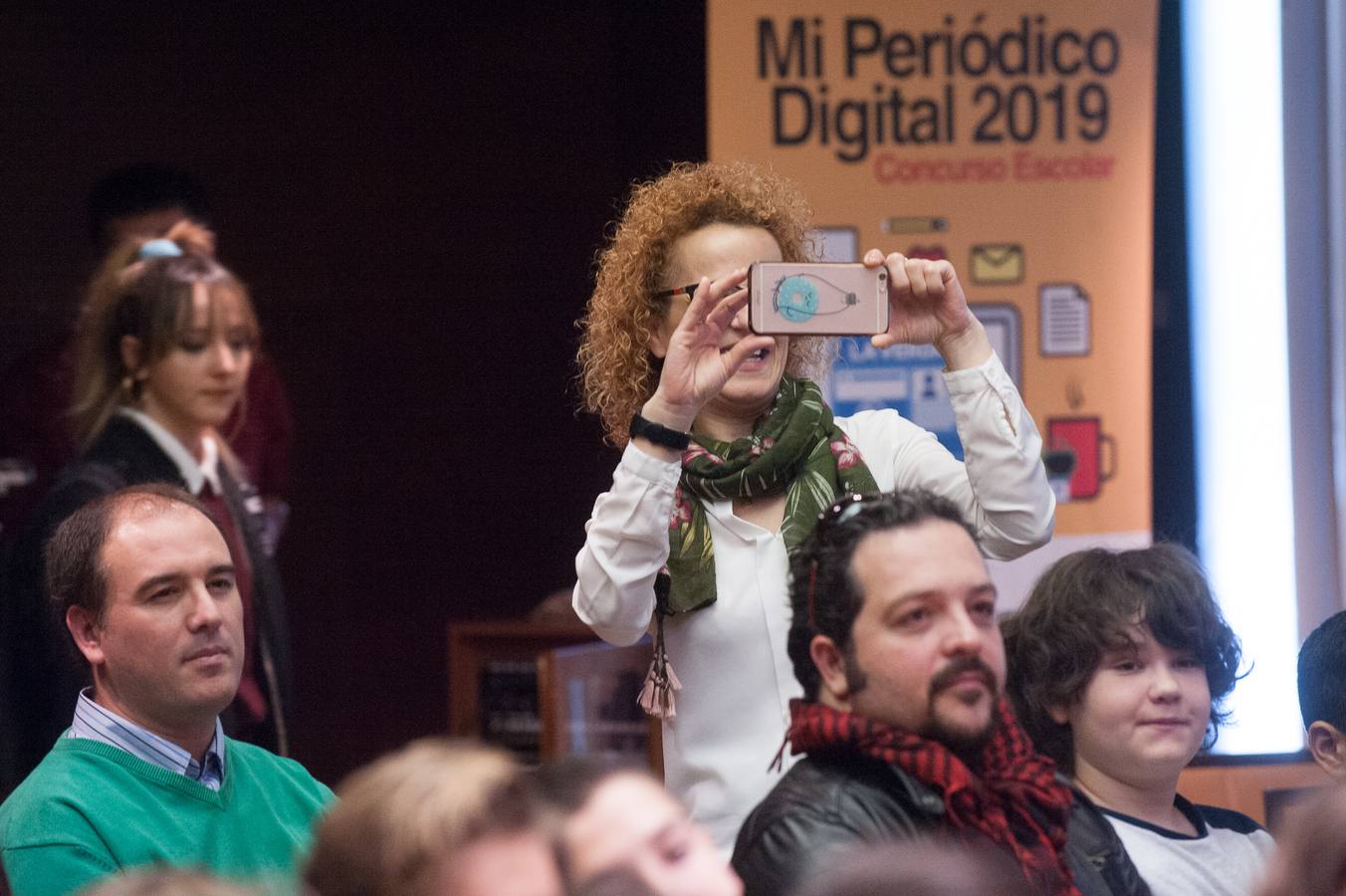Los grupos Cazanoticias 3.0, Los Metamórficos, Weare2, Chiripifláuticos, Los Periodistas sin Fronteras y Diario IP, ganadores de la décima edición del concurso escolar 'Mi Periódico Digital'