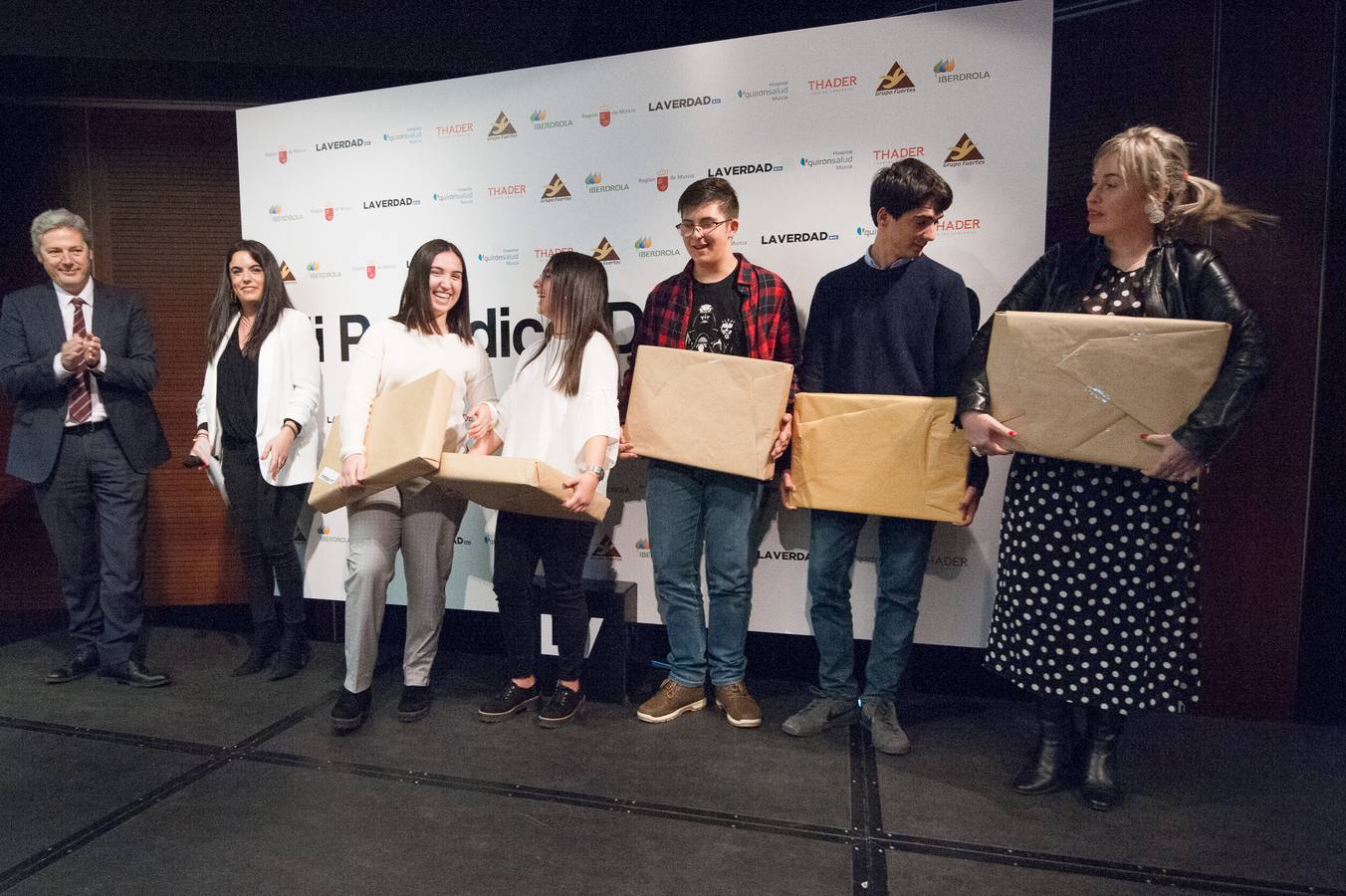 Los grupos Cazanoticias 3.0, Los Metamórficos, Weare2, Chiripifláuticos, Los Periodistas sin Fronteras y Diario IP, ganadores de la décima edición del concurso escolar 'Mi Periódico Digital'