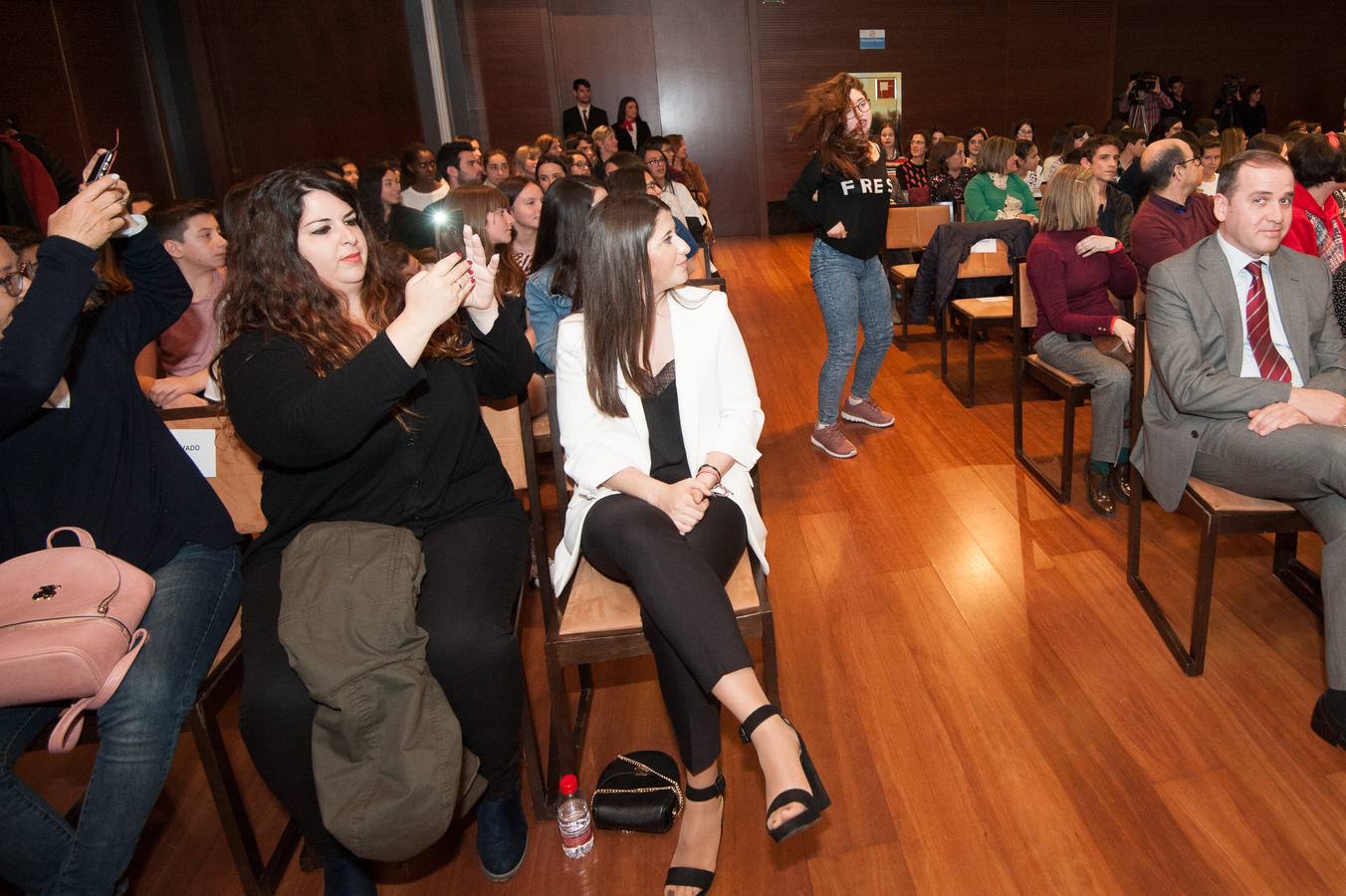 Los grupos Cazanoticias 3.0, Los Metamórficos, Weare2, Chiripifláuticos, Los Periodistas sin Fronteras y Diario IP, ganadores de la décima edición del concurso escolar 'Mi Periódico Digital'